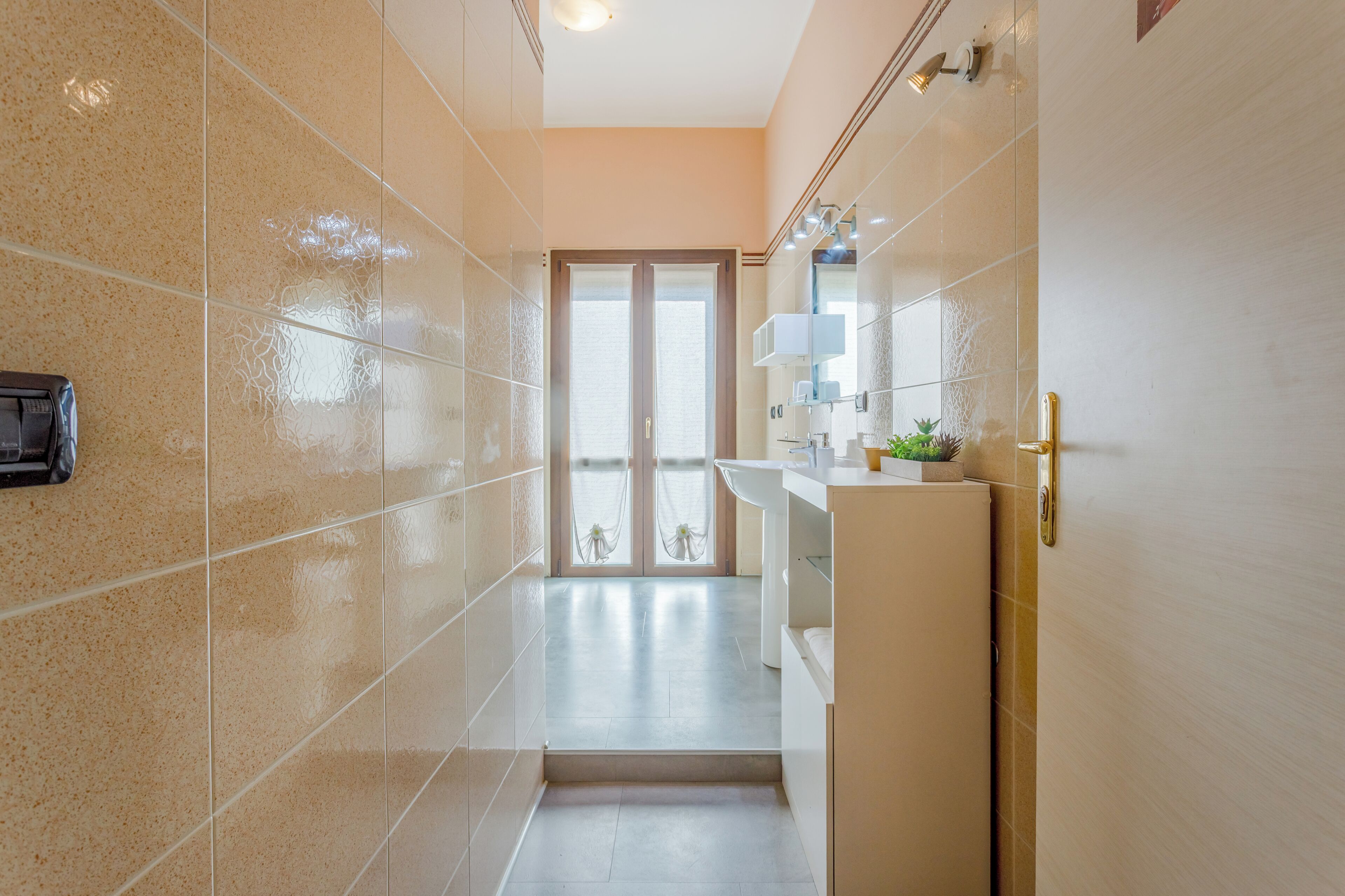 Romantic Triple Room, Multiple Beds, Private Bathroom (External) | Bathroom | Shower, rainfall showerhead, free toiletries, hair dryer