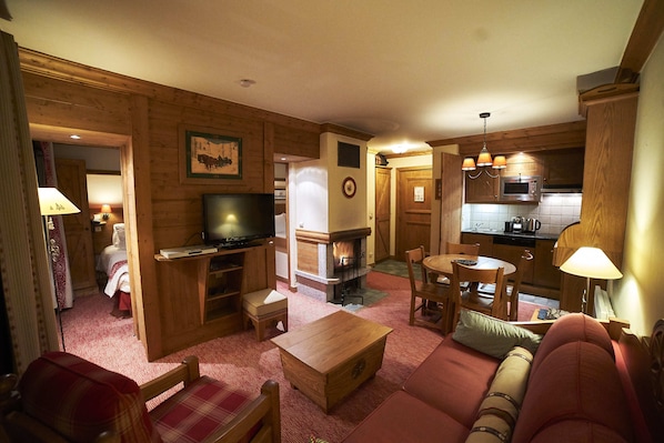 TV, fireplace, DVD player, table tennis