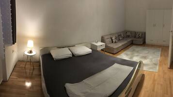 2 habitaciones, tabla de planchar con plancha, wifi y ropa de cama