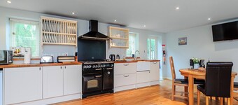 Coachman's Cottage - UK11449