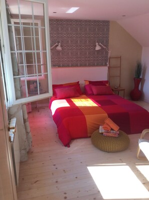 3 chambres, fer et planche à repasser, Wi-Fi, draps fournis