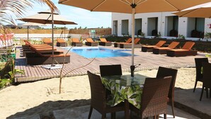 Outdoor pool, open 8:00 AM to 6:00 PM, pool umbrellas, sun loungers - Nadi Fancy Hotel (Nadi)
