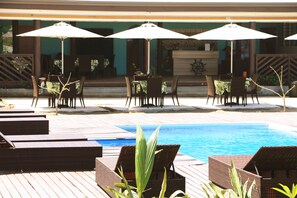 Outdoor pool, open 8:00 AM to 6:00 PM, pool umbrellas, pool loungers - Nadi Fancy Hotel (Nadi)