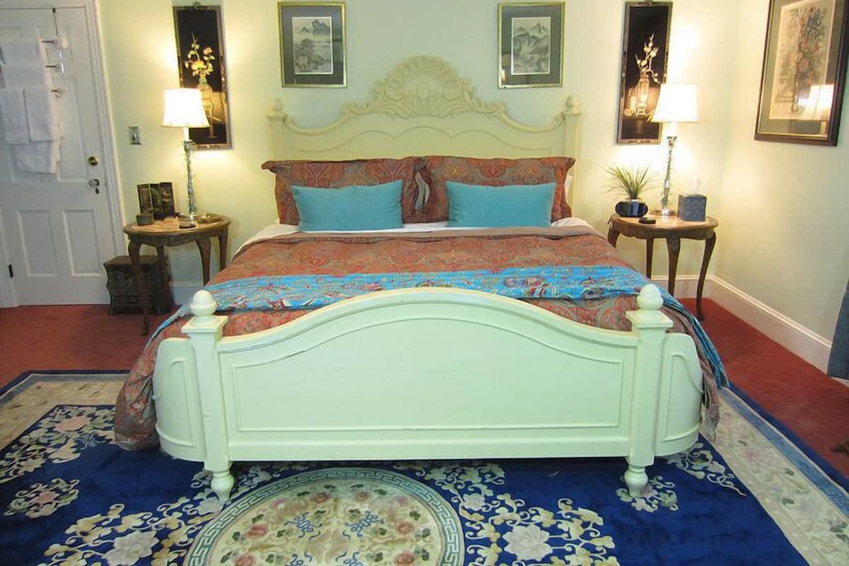 Habitación doble Royal | Ropa de cama de alta calidad, camas con pillow-top y wifi gratis 
