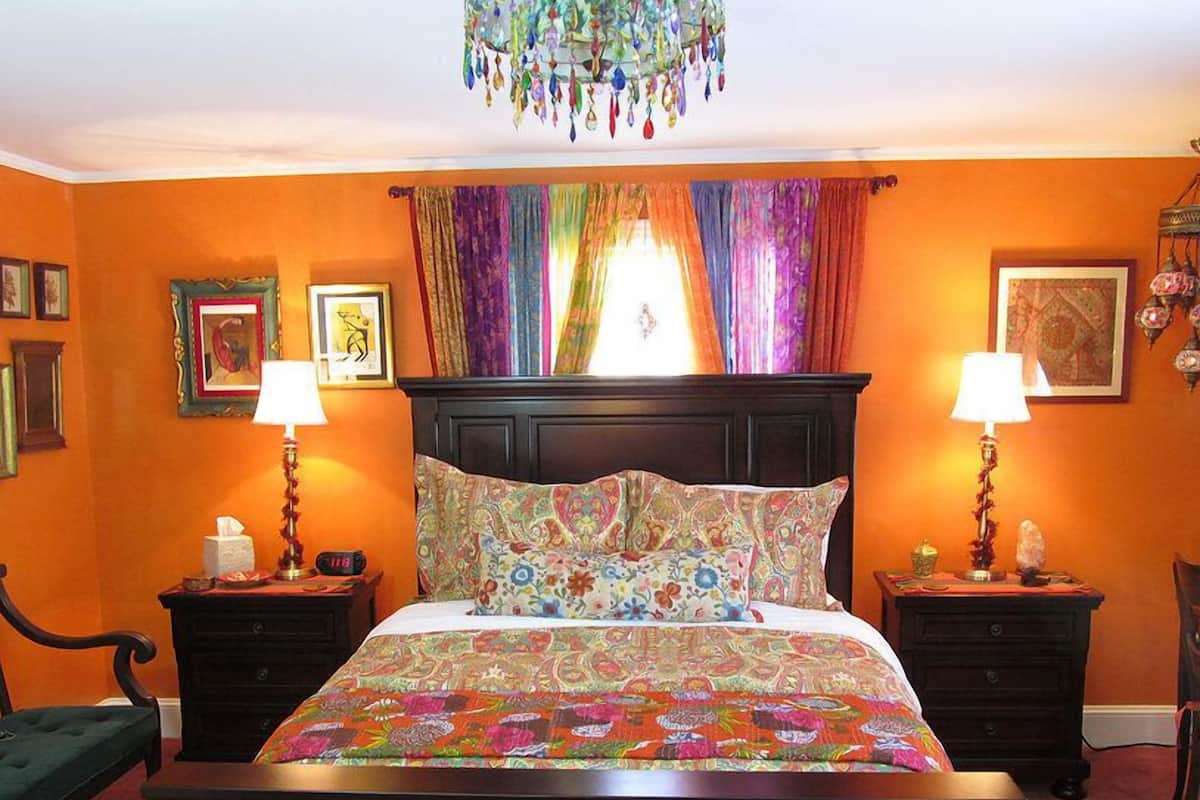 Habitación doble Deluxe (Private Half Bath) | Ropa de cama de alta calidad y camas con pillow-top