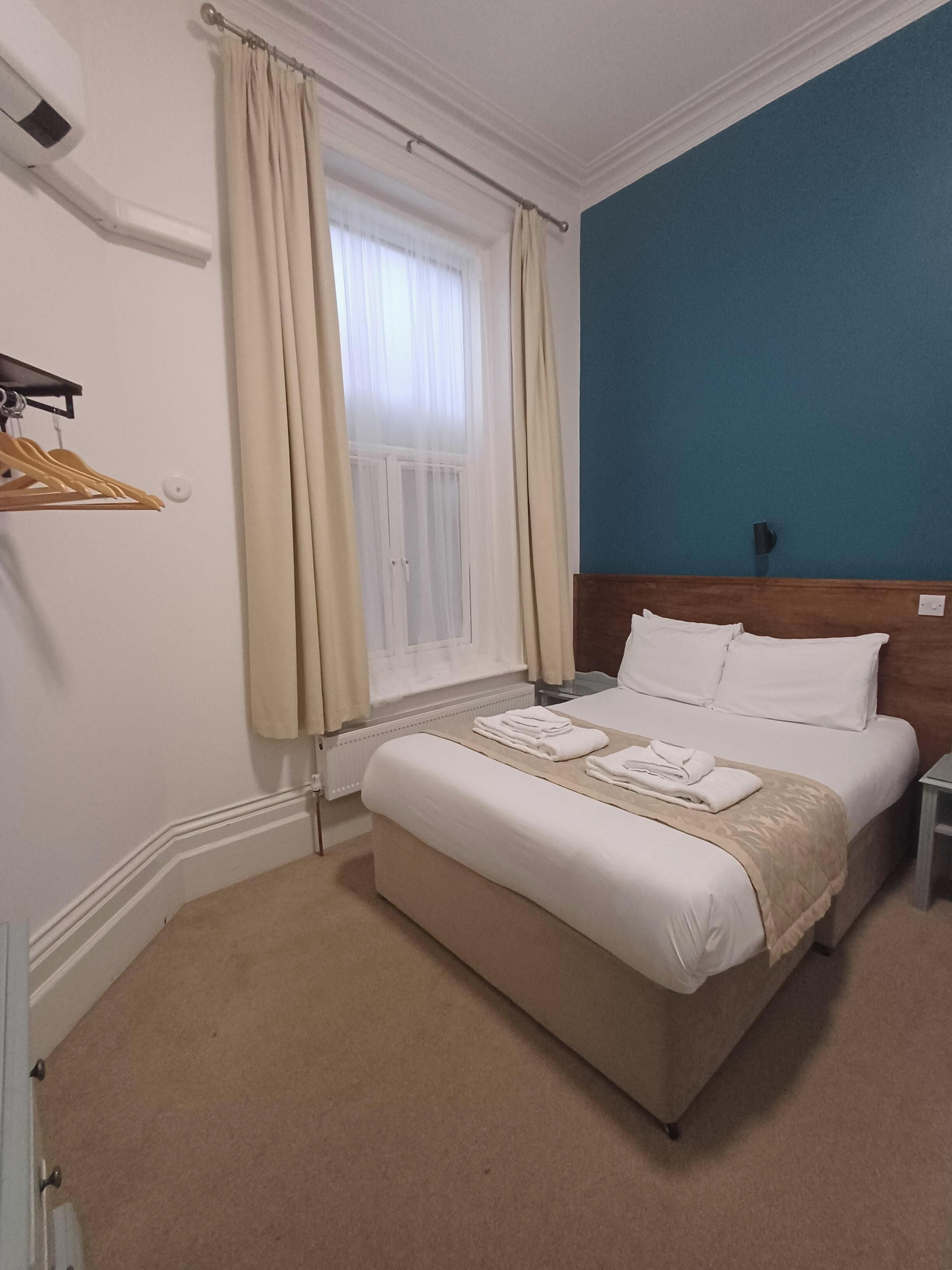 Kahden hengen comfort-huone | Työpöytä, kannettavalle tietokoneelle sopiva työtila