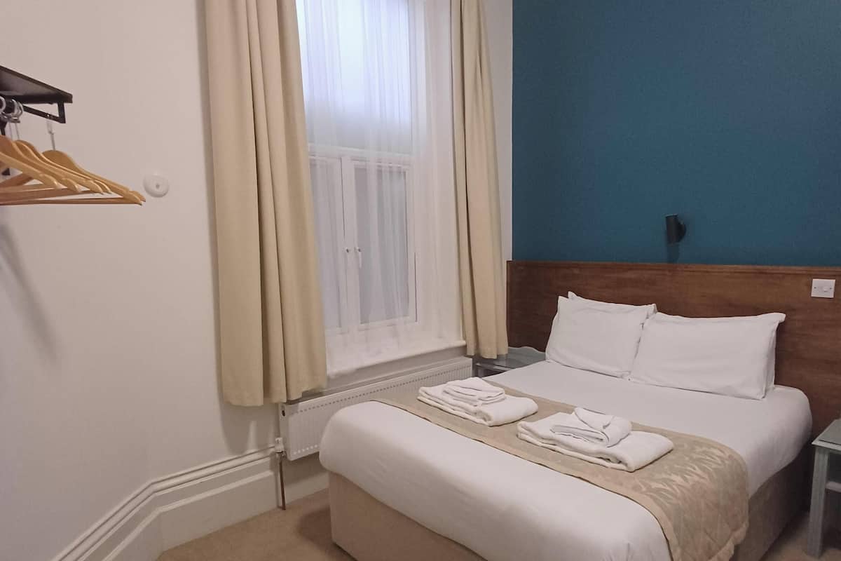 Kahden hengen comfort-huone | Työpöytä, kannettavalle tietokoneelle sopiva työtila