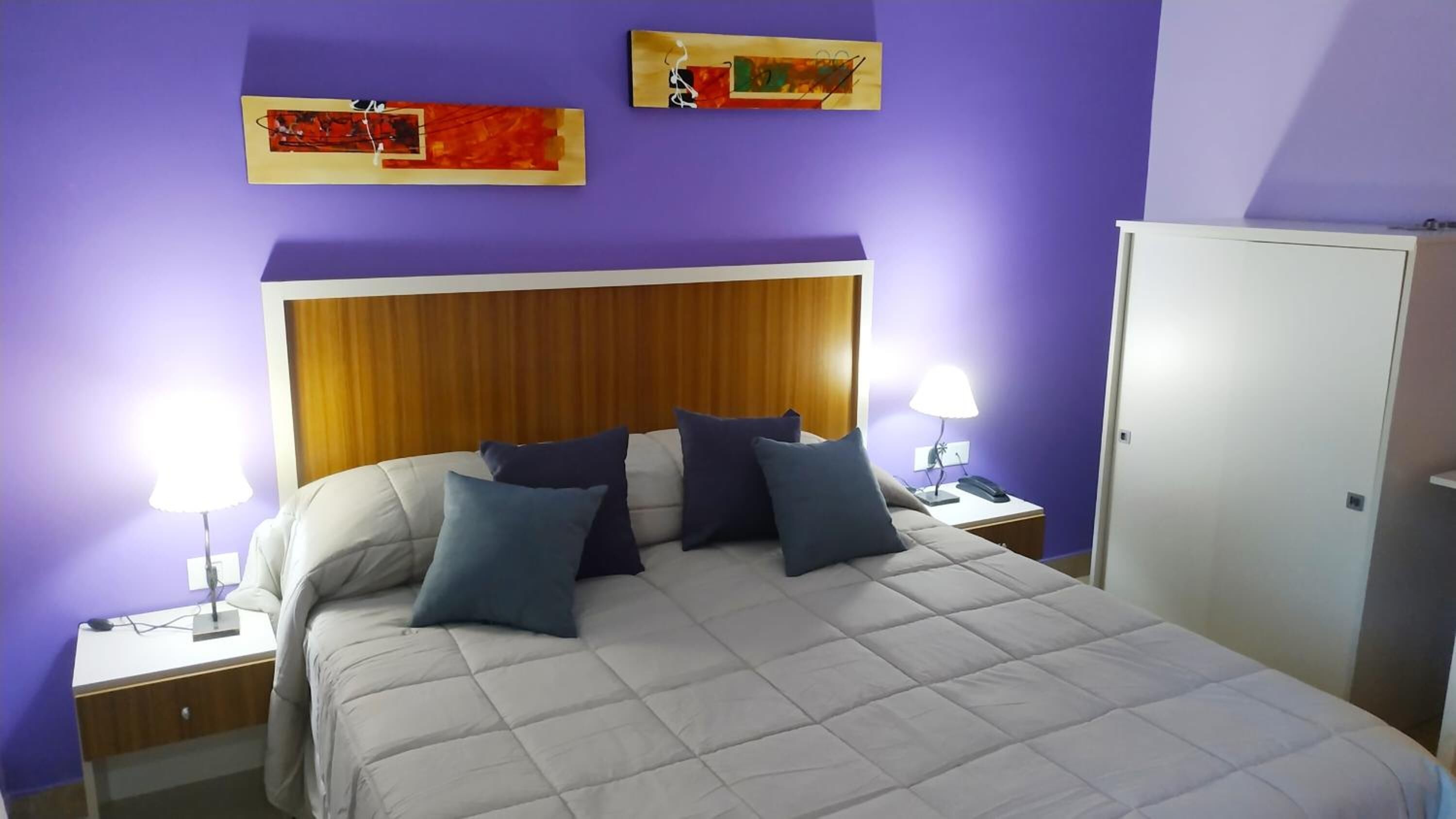 soundproofing, free wifi