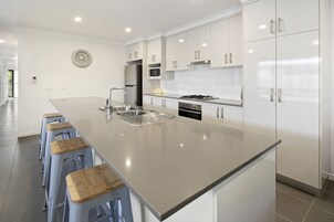 Family House | Private kitchen | Full-size fridge, microwave, oven, stovetop