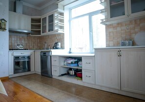Fridge, microwave, oven, dishwasher