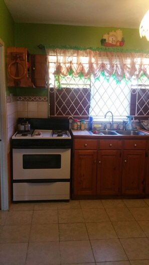 Coffee/tea maker