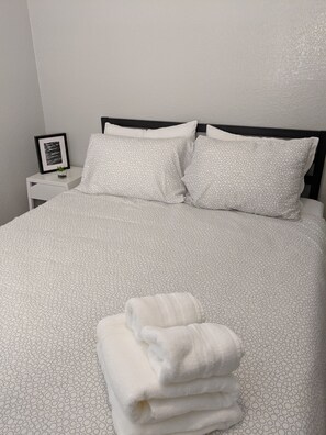 4 soverom, skrivebord, strykejern/-brett og wi-fi (inkludert)