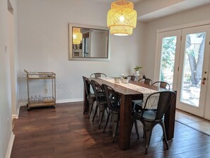Dining - Relax in a spacious & newly furnished 4 bedroom! (Austin)