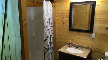 Håndklær, såpe, sjampo og toalettpapir