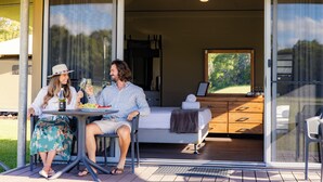 Telt – standard, privat bad (Paperbark Glamping) | Terrasse/patio