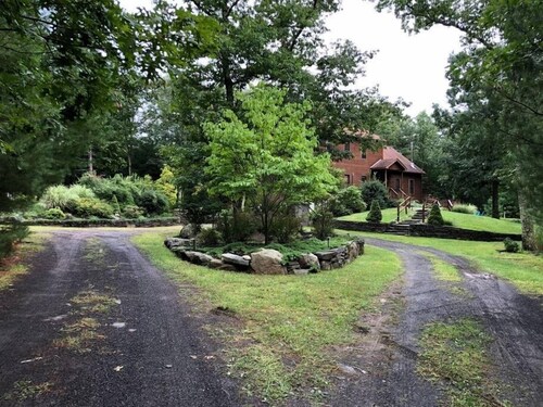 Zen Luxurious Stone Ridge Country Home