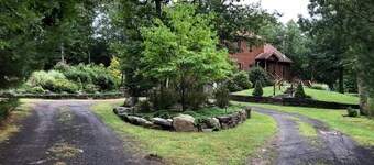 Zen Luxurious Stone Ridge Country Home