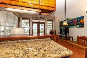 Interior - San Pedro's Hidden Treasure. Walk to Town. Beach, Pool, 18+ (San Pedro Town)