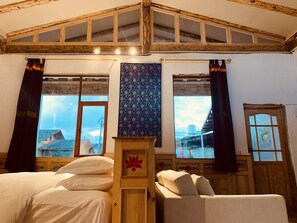 Bộ đồ giường cao cấp, chăn bông, trang trí khác biệt 