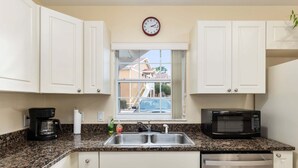 Apartment, 3 Bedrooms | Private kitchen - Minium At Lakeside Golf & Cc - Unit 104 3 Bedroom Apts by RedAwning (Inverness)