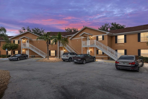 Minium At Lakeside Golf & Cc - Unit 104 3 Bedroom Apts By Redawning - Inverness, FL