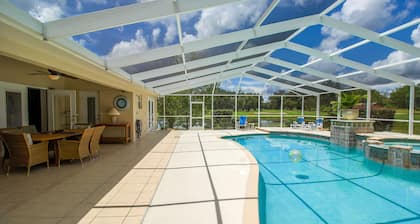 Spacious Modern Pool Home, Family & Golf Trips - 4727 4 Bedroom Home by RedAwning