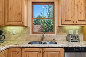 Fridge, microwave, oven, stovetop - Casa Nona - Railyard Home, Walk to The Plaza (Santa Fe)