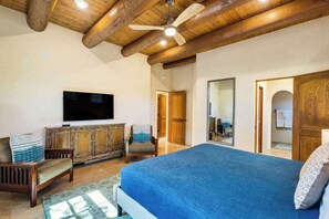 3 bedrooms, iron/ironing board, WiFi, bed sheets - Casa Nona - Railyard Home, Walk to The Plaza (Santa Fe)