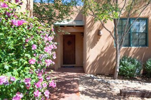 Exterior detail - Casa Nona - Railyard Home, Walk to The Plaza (Santa Fe)
