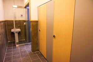 Shower, free toiletries, hair dryer, towels - Glamping Pan (Buyeo)