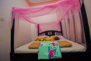 Standard Double Room, 1 Katil Kelamin (Double) | 1 bilik tidur, Wi-fi percuma, cadar katil 