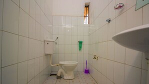 Standard Double Room, 1 Double Bed | Bathroom | Shower, towels - Nice Guest House (Jinja)