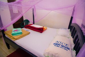 1 bedroom, free WiFi, bed sheets - Nice Guest House (Jinja)