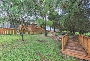 Property grounds - Lake Cumberland Area Cabin - 4 Mi. to Lake! (Albany)