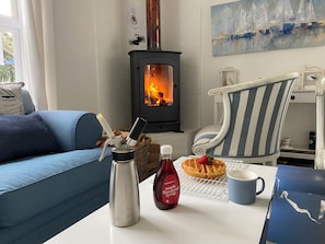 Een 48-inch smart-tv met satellietzenders, Netflix en streamingdiensten