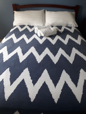 Standard Room | 1 bedroom, individually furnished, iron/ironing board, free WiFi - Beverly Love Guesthouse Tower 3 Avida (Parañaque)