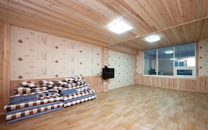 Room (Group) | Free WiFi