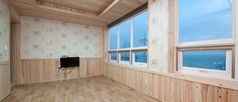 Family Room | 1 bedroom, free WiFi