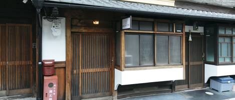 施設の入り口
