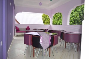 Ilmainen päivittäinen paikallinen aamiainen