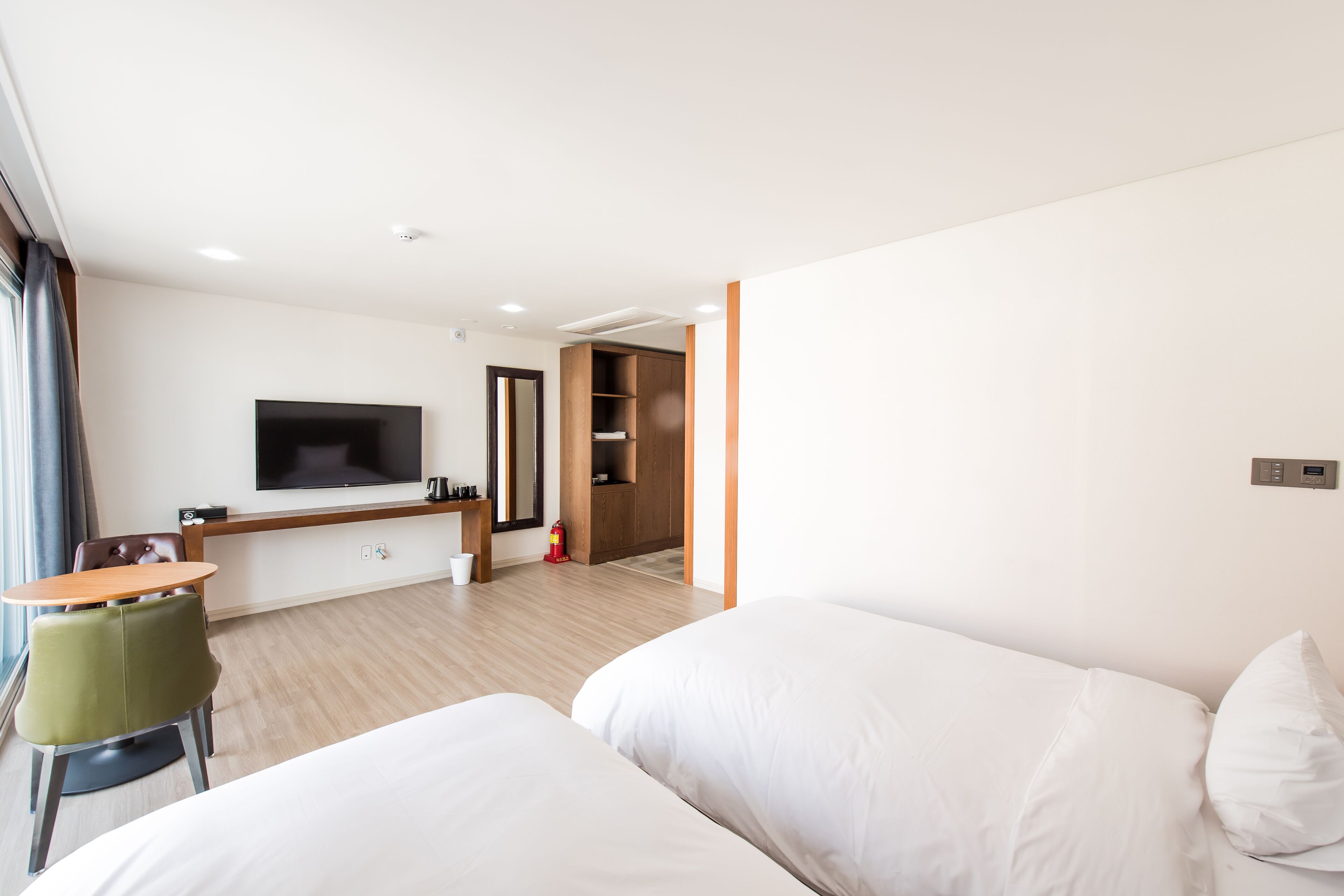 standard twin room | 1 bedroom, blackout curtains, iron/ironing board, free wifi