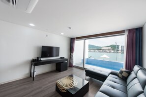 Family Suite (30,000 KRW on-site fee for mini pool use, unavailable during winter) | View from room - Fortuna Hotel (Tongyeong)