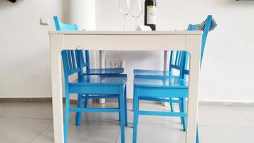 Classic Studio Suite | In-room dining