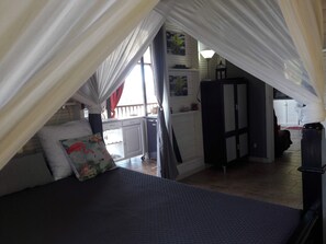 2 chambres, chambres insonorisées, fer et planche à repasser, Wi-Fi