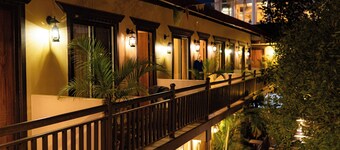 忙碌蜜蜂波克拉渡假村