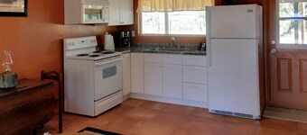 The 4V Cabin offers privacy, easy access, pet friendly.