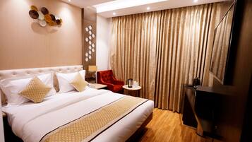 Bureau, chambres insonorisées, fer et planche à repasser, Wi-Fi gratuit