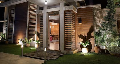 Waterfalls Pool villa by beach / Billiards / PS4 / Massage