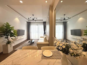 2 bedrooms, Egyptian cotton sheets, premium bedding, pillow-top beds