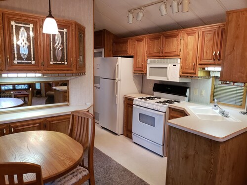 Overnighter<br>  Perfect location to relax after a day of hiking Mt Rainier.